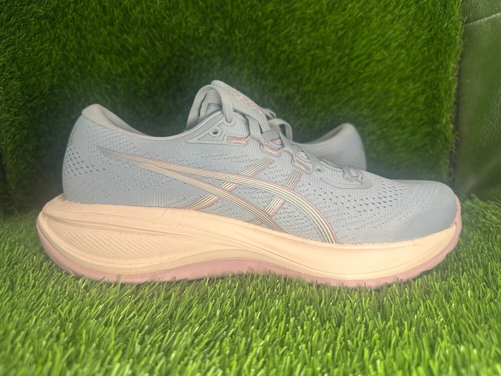 Asics Gel-Cumulus 28 1012B916 Athletic Sneaker Women's 8.5 Gray Mesh Training